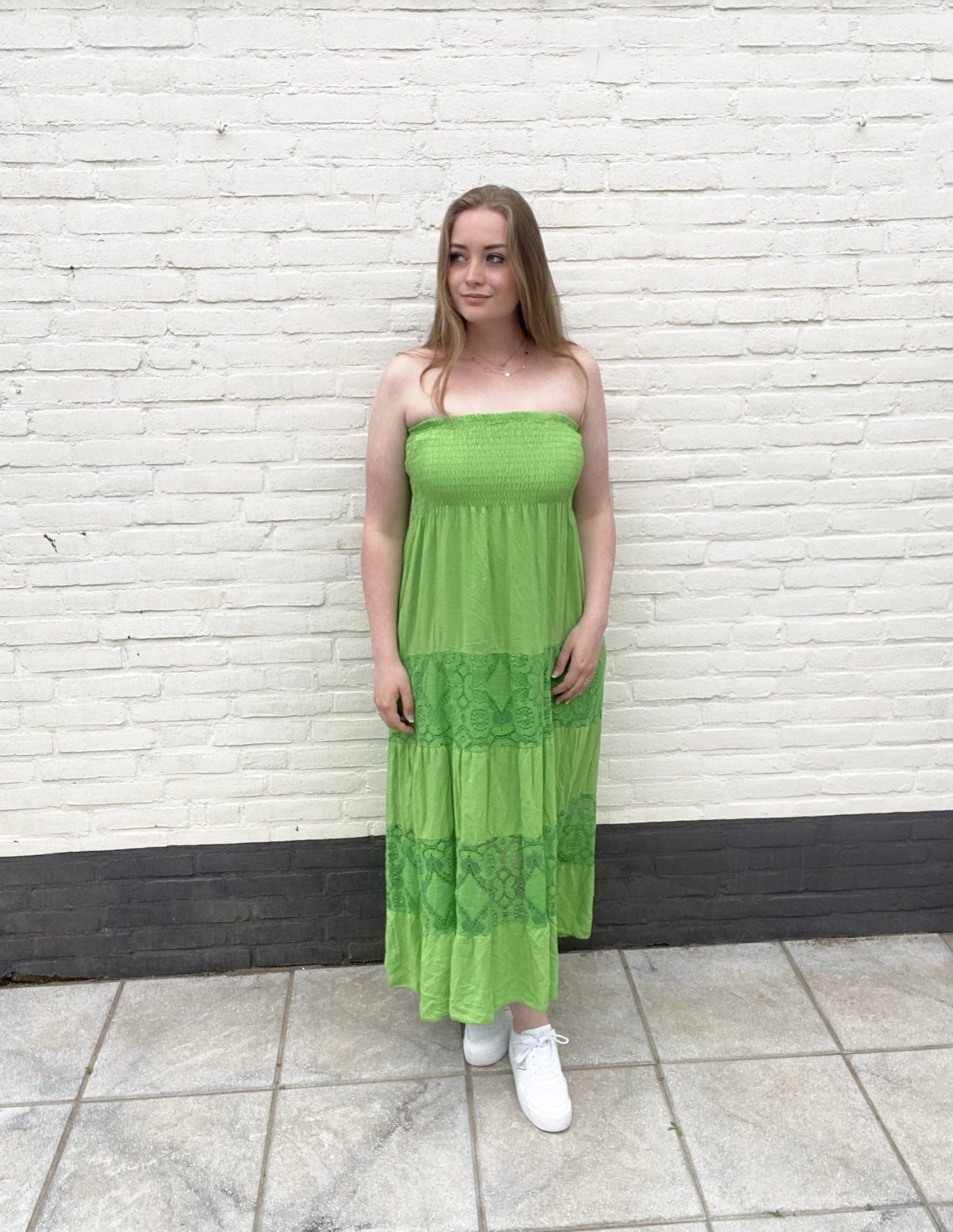 Straploze maxi jurk voor een moeiteloos casual zomerlook