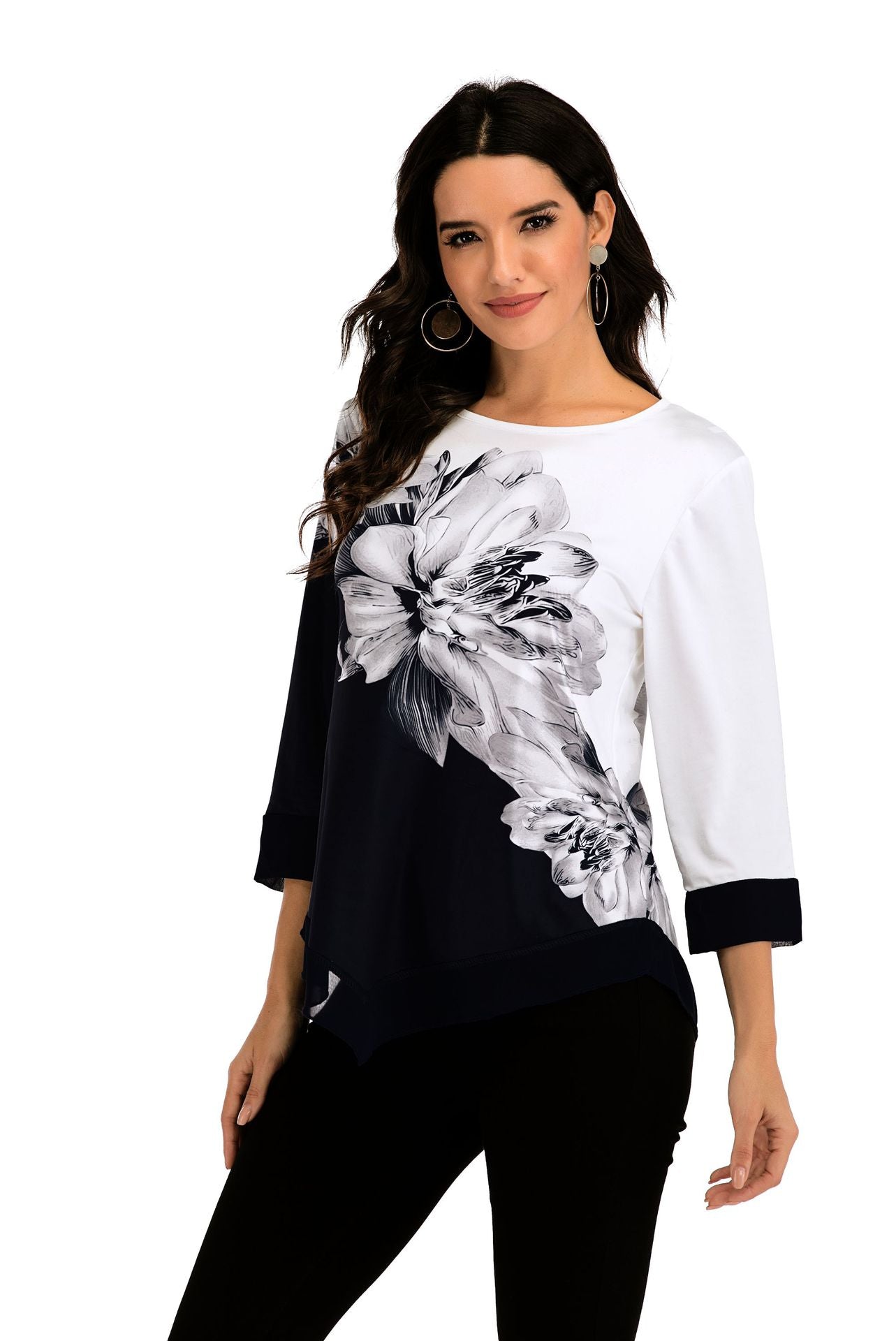 Isabella – Elegante Loose-Fit Blouse met Asymmetrische Zoom