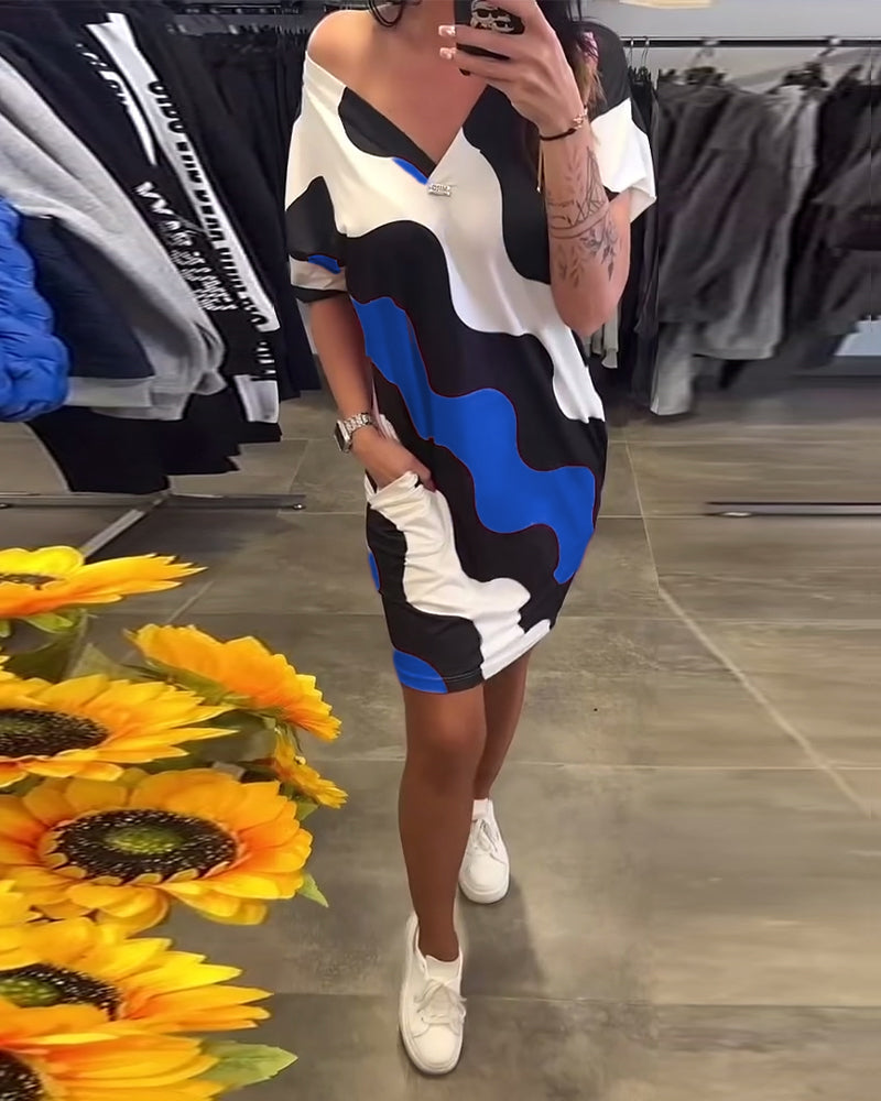 Casual jurk met korte mouwen V-hals en golvende print