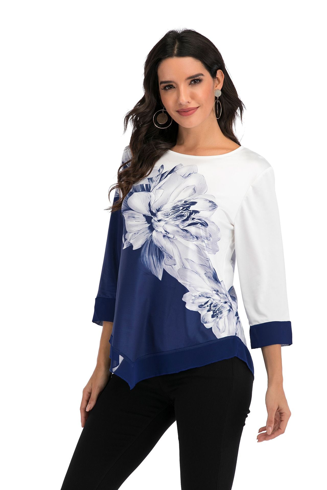 Isabella – Elegante Loose-Fit Blouse met Asymmetrische Zoom