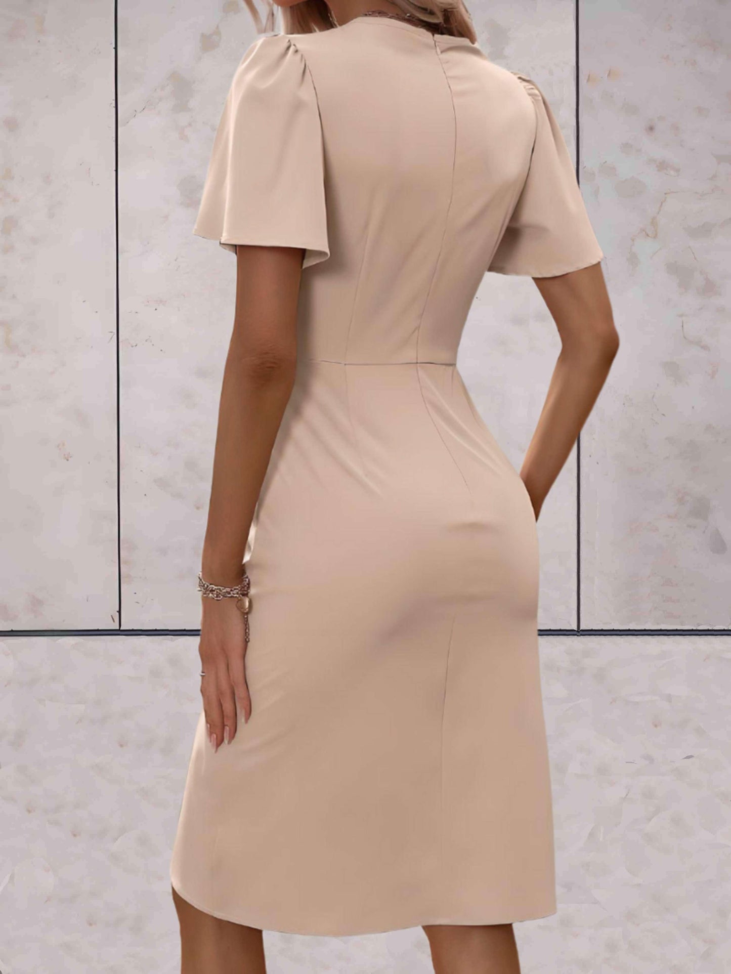GraceWrap – Klassieke Wikkeljurk met Elegante V-Halslijn