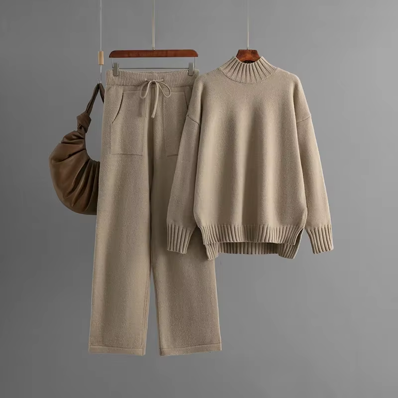 AVA | ELEGANTE SET MET GEBREIDE COLTRUI EN BROEK