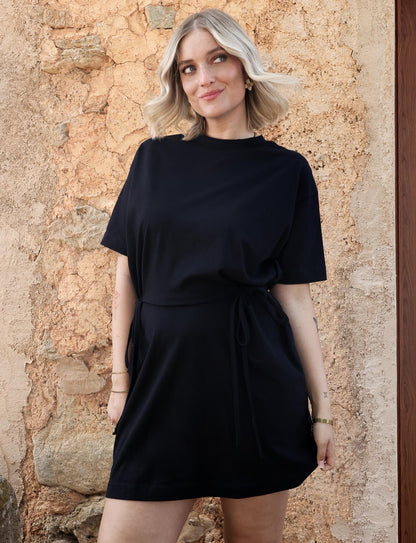 Zomerse T-shirtjurk met korte mouwen en comfortabele stijl