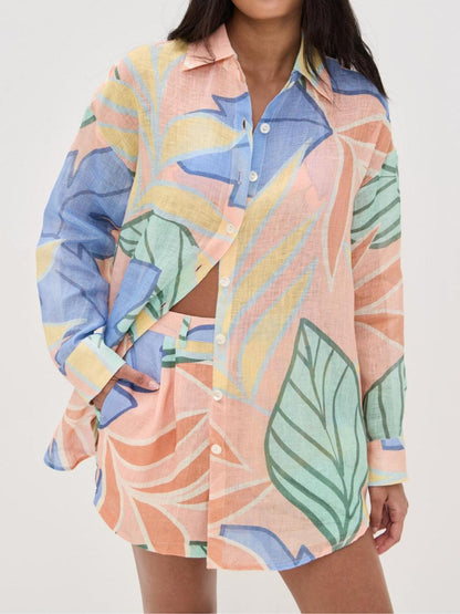 Tropisch dames set met korte broek en overhemd in zomerse stijl