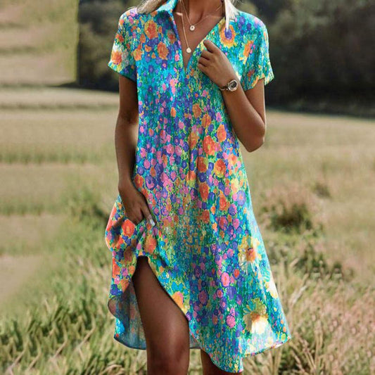 Zomerse damesjurk met opvallende print en korte mouwen voor een luchtige look