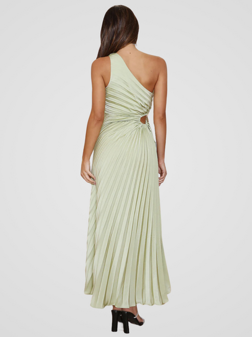 Stijlvolle one shoulder maxi jurk met plissé details