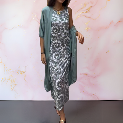 Tweedelige outfit met mouwloze maxi jurk en lang open vest