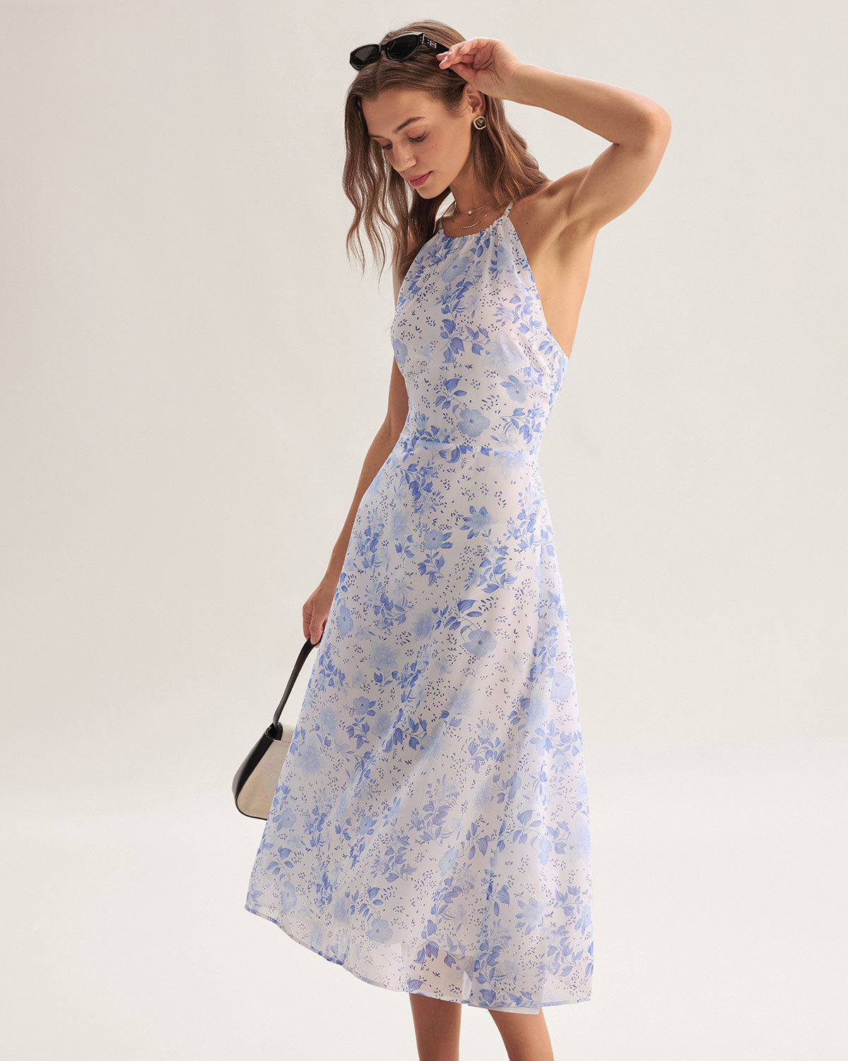 Halterjurk met bloemenpatroon perfect voor zomerse momenten