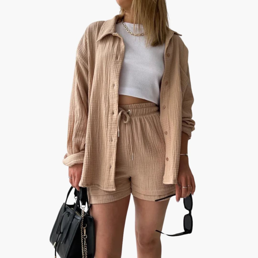 Casual dames set voor de zomer met overhemd met lange mouwen en shorts