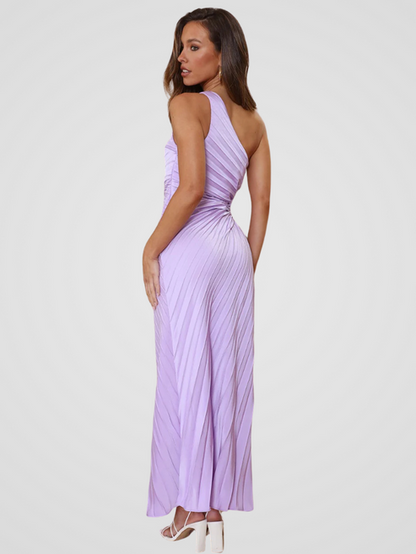 Stijlvolle one shoulder maxi jurk met plissé details