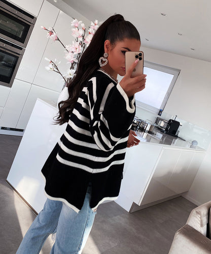 Noir Hilda – Elegante Zwarte Blouse
